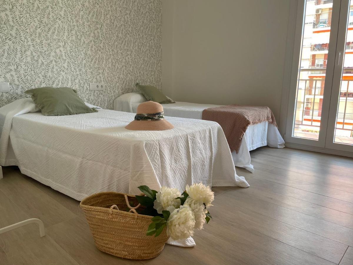 Piso A Estrenar Junto A La Playa Apartment Fuengirola Bagian luar foto
